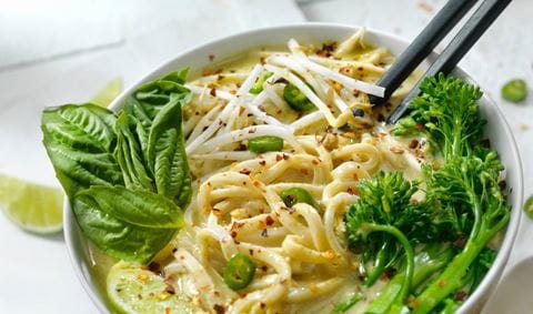 recipe image Mildes grünes Curry mit Brokkoli